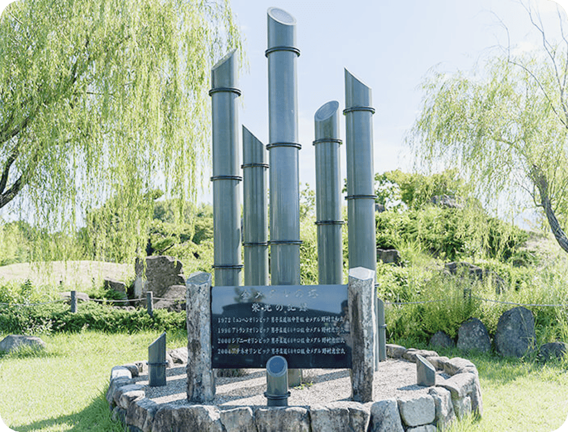 広陵町「金メダルの塔」