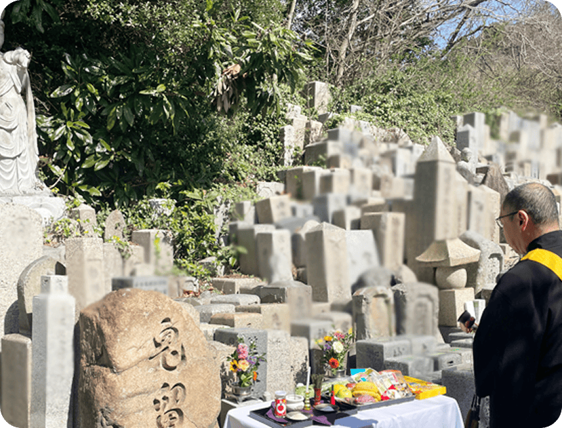 仏石（竿石）の供養