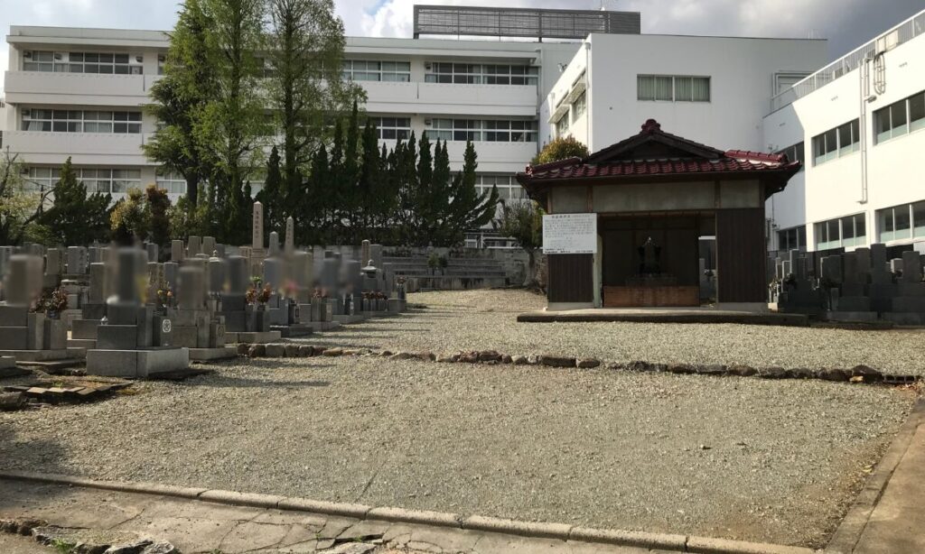 川西市営　寺畑墓地　完全ガイド｜永代使用料・空き区画・特徴などを施工実績【50件以上】｜担当：塩田が解説